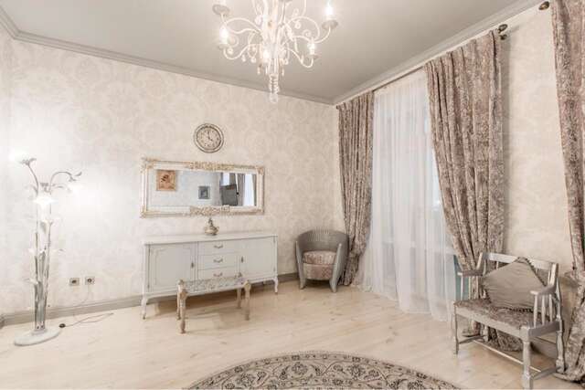 Апартаменты 2-х комнатная квартира, Минск-5