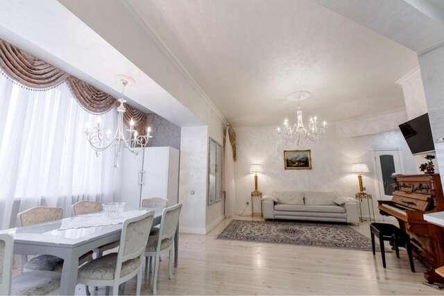 Апартаменты 2-х комнатная квартира, Минск-8